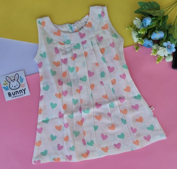 heart print sleeveless muslin frock for 6-12 months girl babies