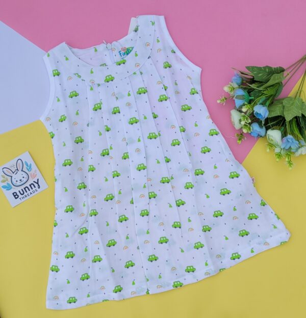 Car print sleeveless muslin frock